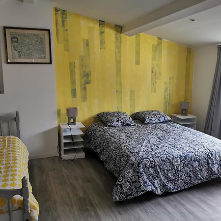 Logis St Cyrien Hotell Saint-Cyr-en-Val Exteriör bild