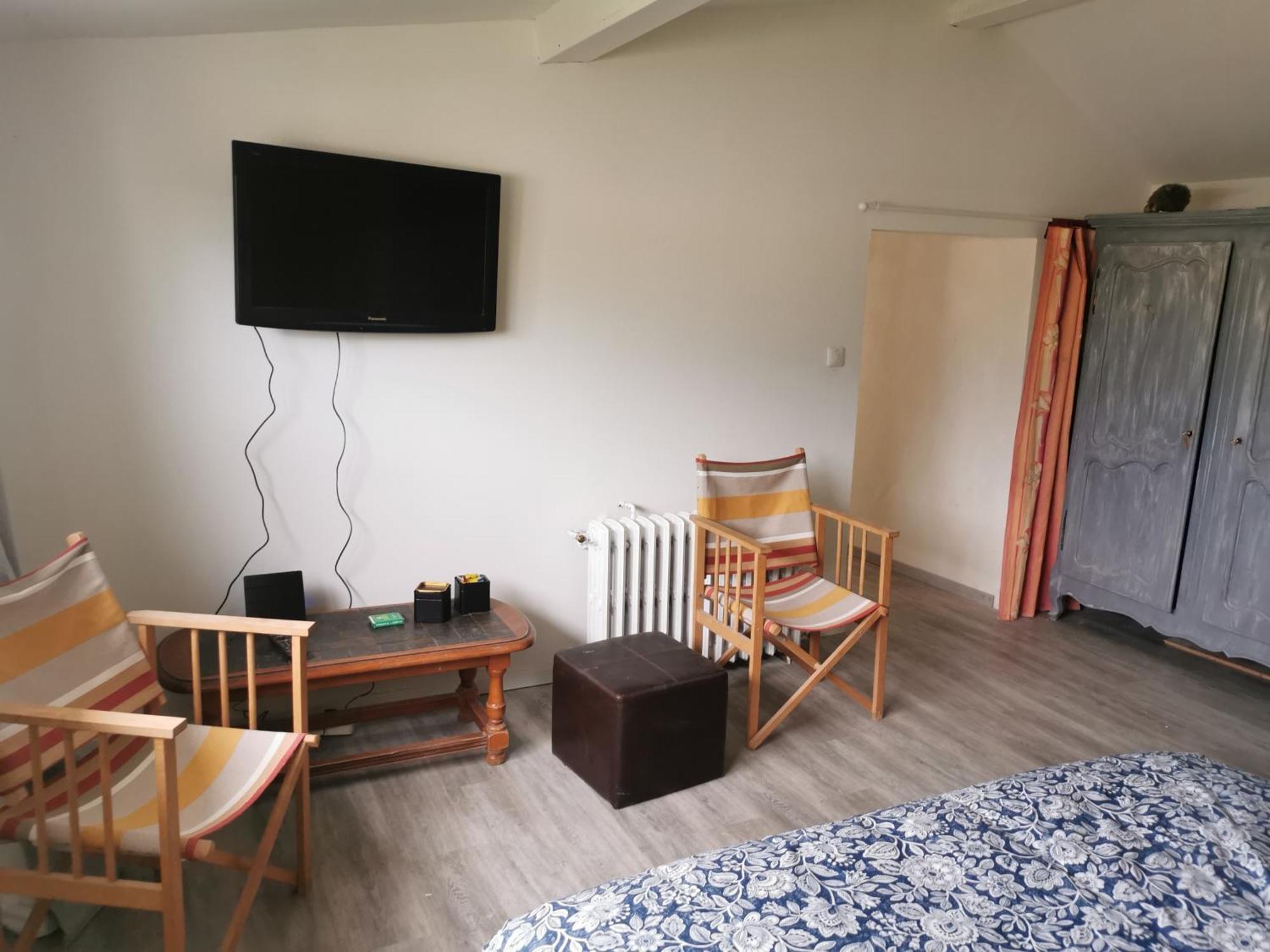 Logis St Cyrien Hotell Saint-Cyr-en-Val Exteriör bild
