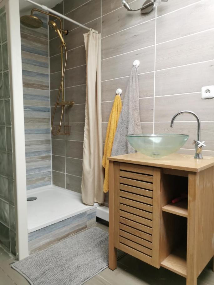 Logis St Cyrien Hotell Saint-Cyr-en-Val Exteriör bild